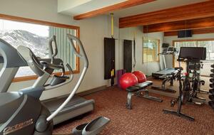 Ski-In/Ski-Out Snowmass Condo with Fireplace & Mountain Views - Snowmass Village, Colorado