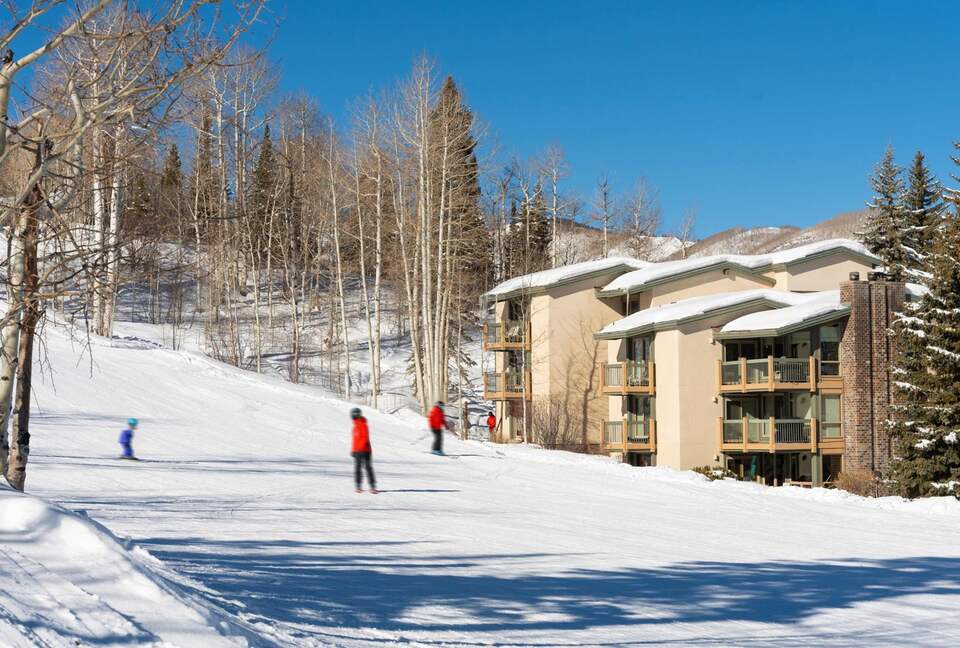 Ski-In/Ski-Out Snowmass Condo with Fireplace & Mountain Views - Snowmass Village, Colorado