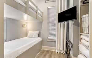 Newly Built Luxury Retreat with High Ceilings & Gulf Breeze Views - Santa Rosa Beach, Florida