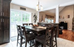 Stylish Family Home near Manchester with Bar & Jacuzzi - Hooksett, New Hampshire