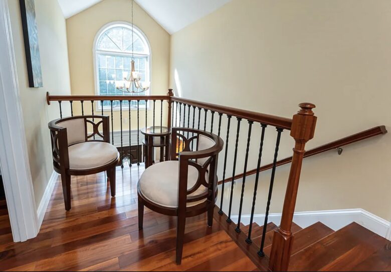 Stylish Family Home near Manchester with Bar & Jacuzzi - Hooksett, New Hampshire