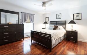 Stylish Family Home near Manchester with Bar & Jacuzzi - Hooksett, New Hampshire