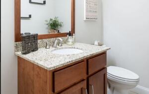 Stylish Family Home near Manchester with Bar & Jacuzzi - Hooksett, New Hampshire