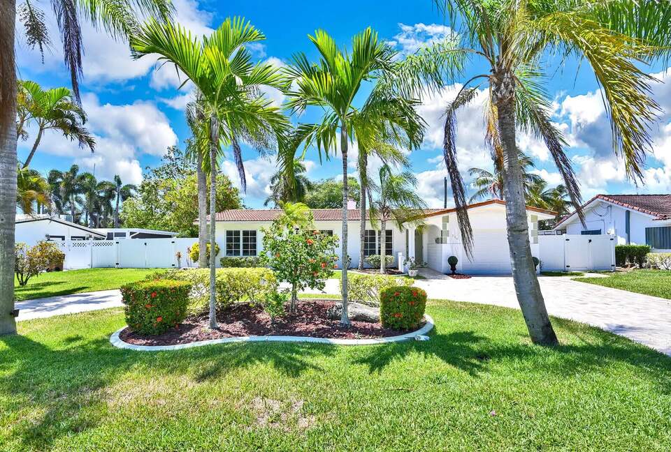 Sprawling Deerfield Beach Oasis with Heated Pool & Tiki Lounge - Deerfield Beach, Florida