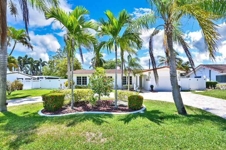 Sprawling Deerfield Beach Oasis with Heated Pool & Tiki Lounge - Deerfield Beach, Florida