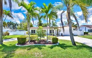 Sprawling Deerfield Beach Oasis with Heated Pool & Tiki Lounge - Deerfield Beach, Florida
