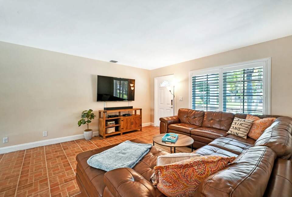 Sprawling Deerfield Beach Oasis with Heated Pool & Tiki Lounge - Deerfield Beach, Florida