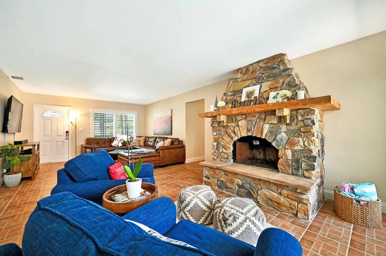 Sprawling Deerfield Beach Oasis with Heated Pool & Tiki Lounge - Deerfield Beach, Florida