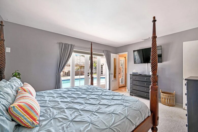 Sprawling Deerfield Beach Oasis with Heated Pool & Tiki Lounge - Deerfield Beach, Florida