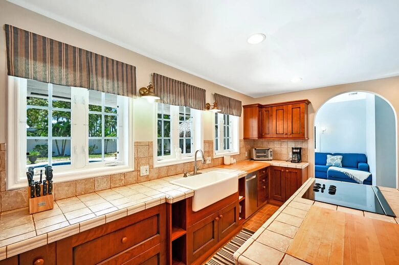 Sprawling Deerfield Beach Oasis with Heated Pool & Tiki Lounge - Deerfield Beach, Florida