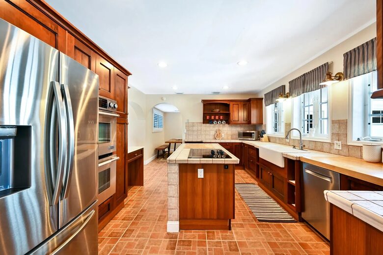 Sprawling Deerfield Beach Oasis with Heated Pool & Tiki Lounge - Deerfield Beach, Florida