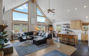 Modern Mountain Getaway near Park City with Sweeping Views - Oakley, Utah