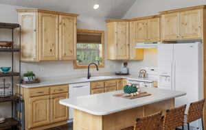 Modern Mountain Getaway near Park City with Sweeping Views - Oakley, Utah