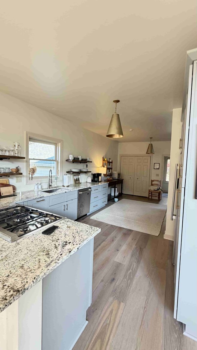 Elegant Lakeview Cabin Near Downtown Blowing Rock - Blowing Rock, North Carolina