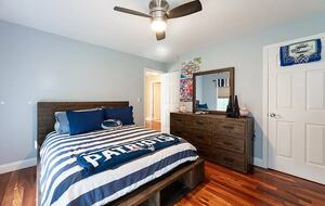 Stylish Family Home near Manchester with Bar & Jacuzzi - Hooksett, New Hampshire