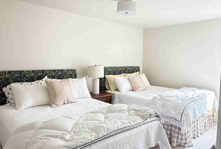 Elegant Lakeview Cabin Near Downtown Blowing Rock - Blowing Rock, North Carolina