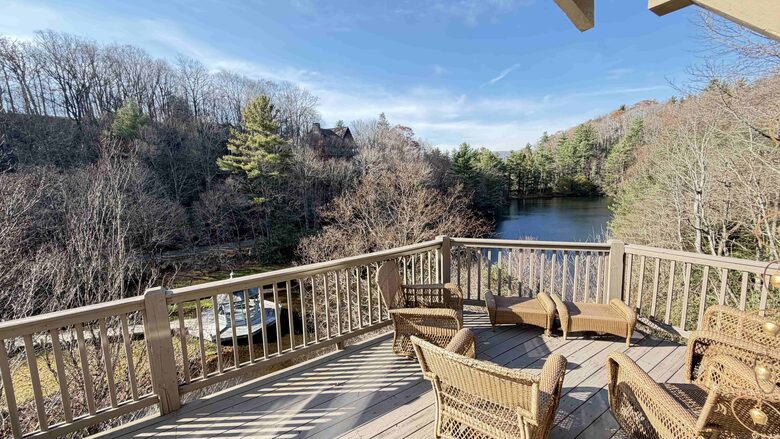 Elegant Lakeview Cabin Near Downtown Blowing Rock - Blowing Rock, North Carolina