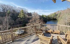 Elegant Lakeview Cabin Near Downtown Blowing Rock - Blowing Rock, North Carolina