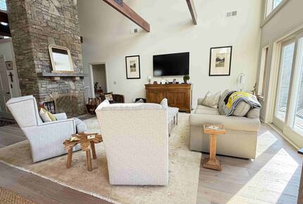 Elegant Lakeview Cabin Near Downtown Blowing Rock - Blowing Rock, North Carolina