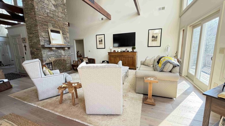 Elegant Lakeview Cabin Near Downtown Blowing Rock - Blowing Rock, North Carolina