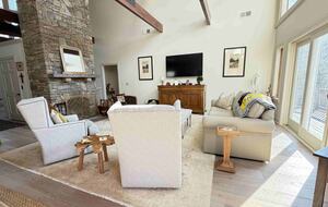 Elegant Lakeview Cabin Near Downtown Blowing Rock - Blowing Rock, North Carolina