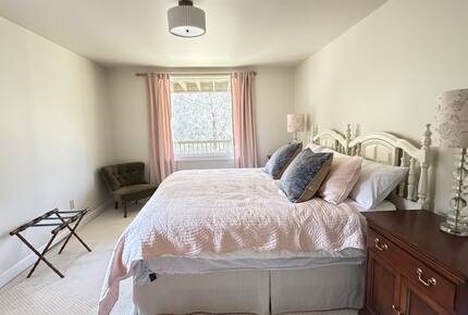 Elegant Lakeview Cabin Near Downtown Blowing Rock - Blowing Rock, North Carolina