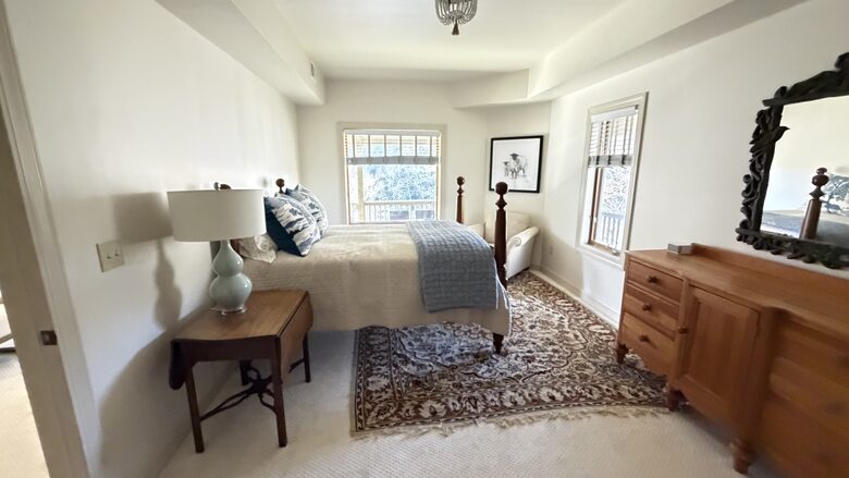 Elegant Lakeview Cabin Near Downtown Blowing Rock - Blowing Rock, North Carolina