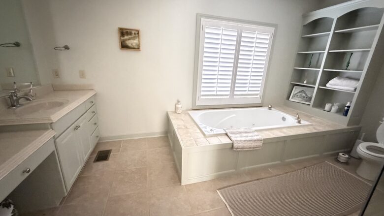 Elegant Lakeview Cabin Near Downtown Blowing Rock - Blowing Rock, North Carolina