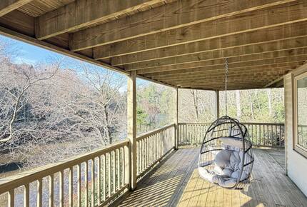Elegant Lakeview Cabin Near Downtown Blowing Rock - Blowing Rock, North Carolina