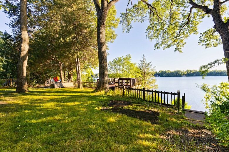 Gages Lake Waterfront Retreat with Private Dock - Grayslake, Illinois