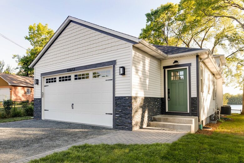 Gages Lake Waterfront Retreat with Private Dock - Grayslake, Illinois