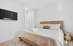 New Ocean Isle Retreat with Direct Beach Access & Tiki Bar - Ocean Isle Beach, North Carolina