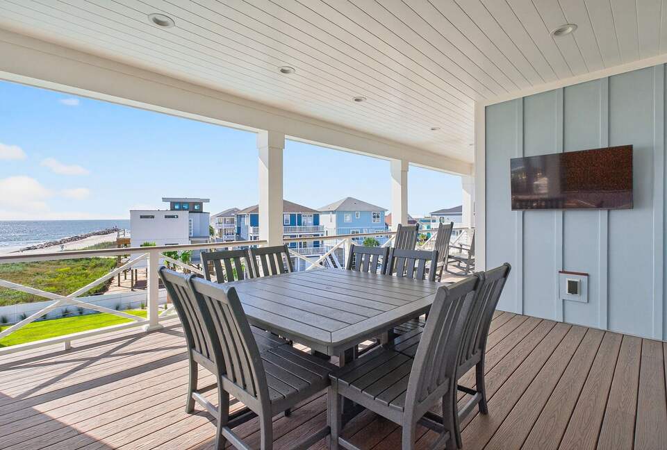 New Ocean Isle Retreat with Direct Beach Access & Tiki Bar - Ocean Isle Beach, North Carolina