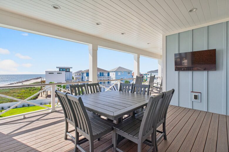 New Ocean Isle Retreat with Direct Beach Access & Tiki Bar - Ocean Isle Beach, North Carolina