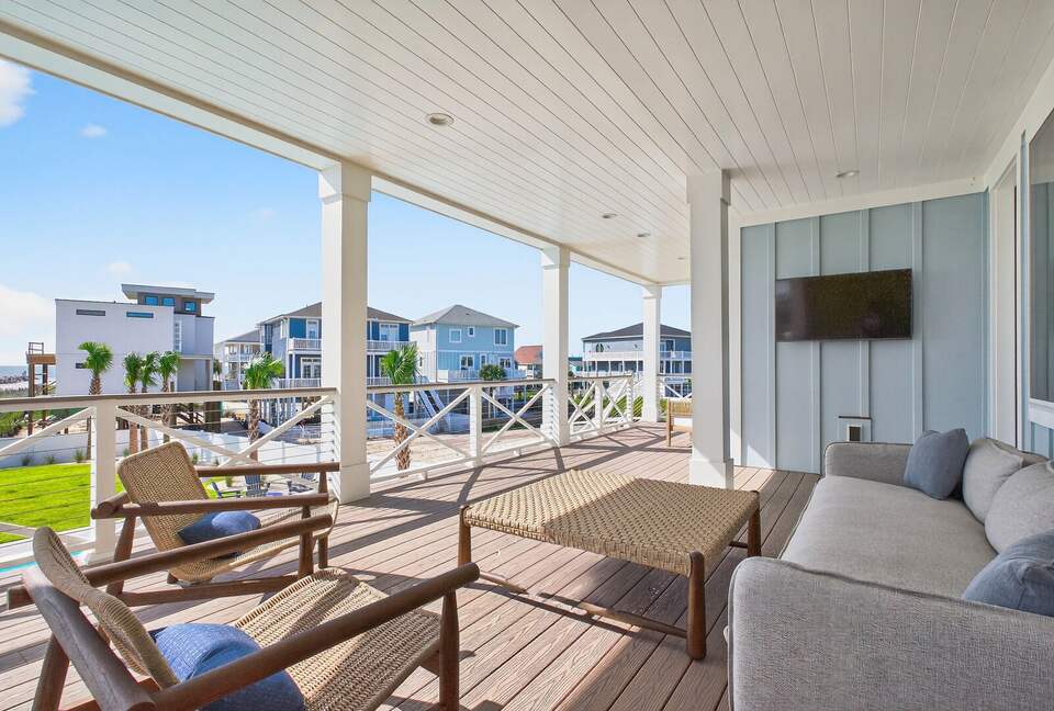 New Ocean Isle Retreat with Direct Beach Access & Tiki Bar - Ocean Isle Beach, North Carolina