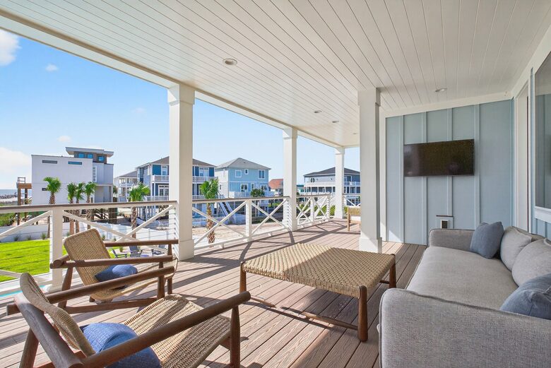 New Ocean Isle Retreat with Direct Beach Access & Tiki Bar - Ocean Isle Beach, North Carolina