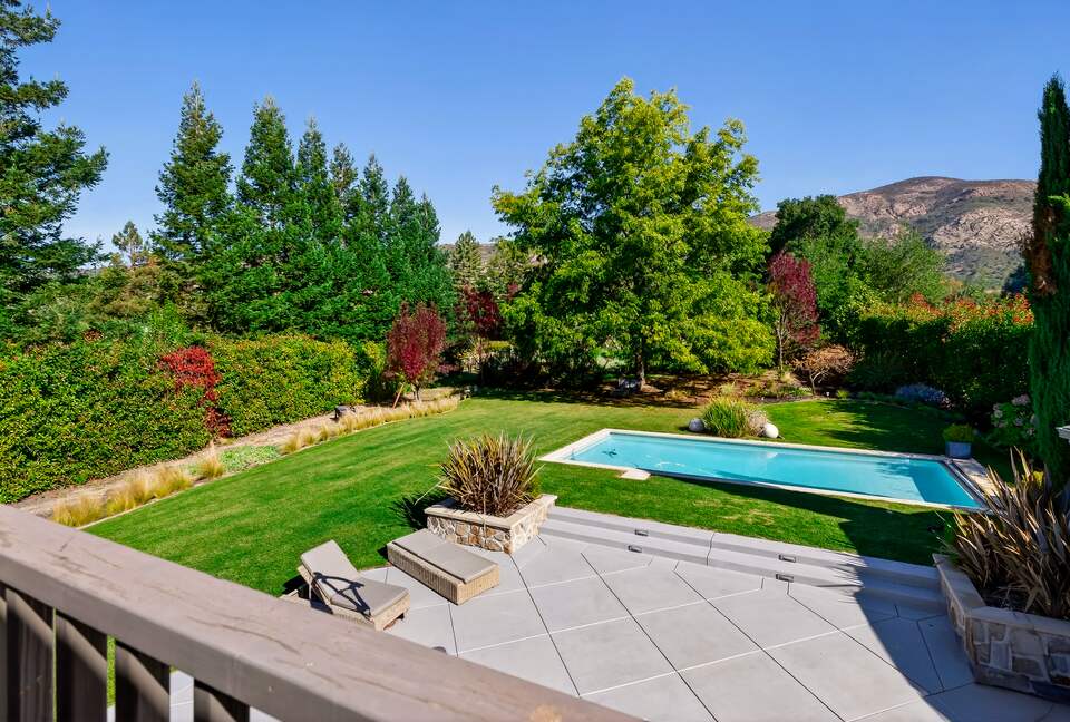 Designer Napa Retreat Overlooking Mt. George - Napa, California