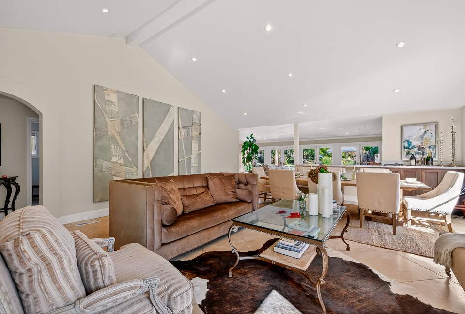 Designer Napa Retreat Overlooking Mt. George - Napa, California