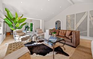 Designer Napa Retreat Overlooking Mt. George - Napa, California