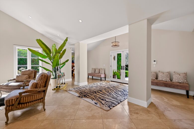 Designer Napa Retreat Overlooking Mt. George - Napa, California