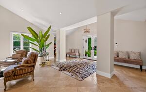 Designer Napa Retreat Overlooking Mt. George - Napa, California