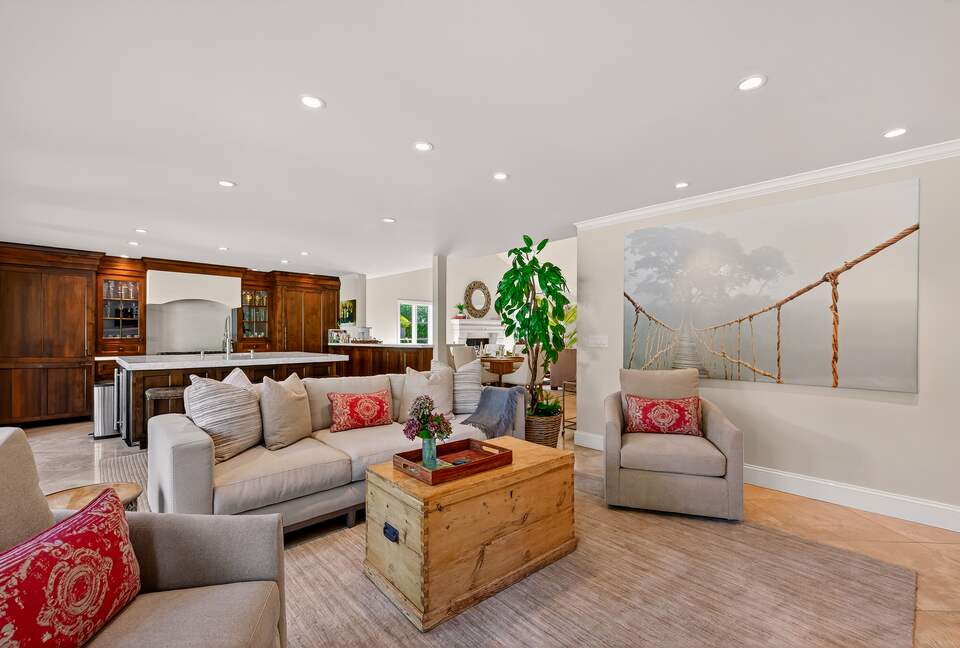 Designer Napa Retreat Overlooking Mt. George - Napa, California