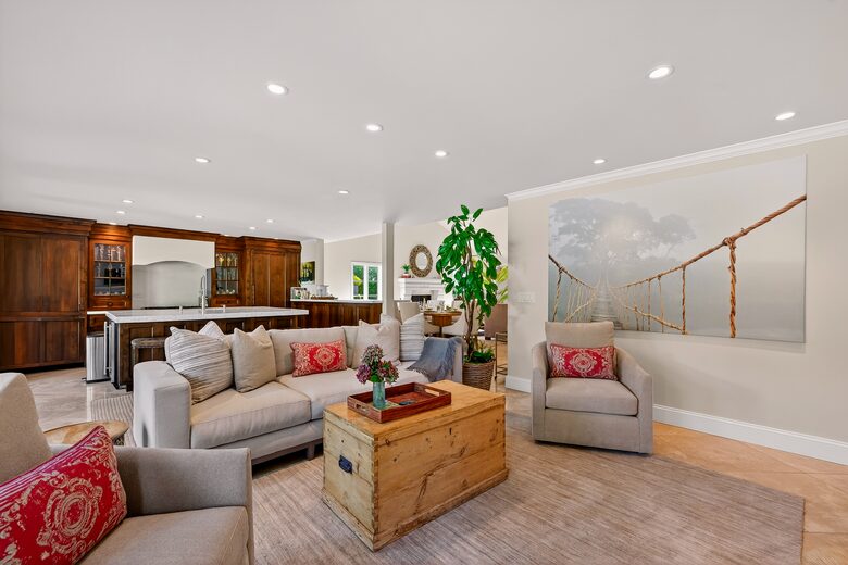 Designer Napa Retreat Overlooking Mt. George - Napa, California