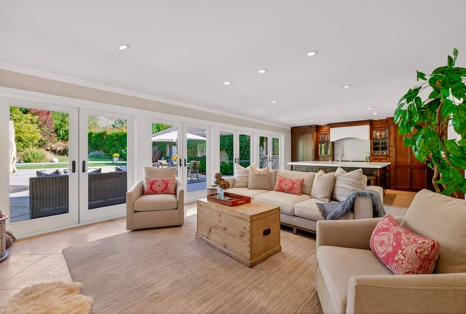 Designer Napa Retreat Overlooking Mt. George - Napa, California