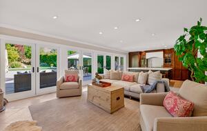 Designer Napa Retreat Overlooking Mt. George - Napa, California