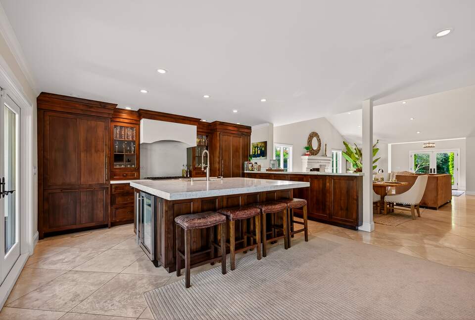 Designer Napa Retreat Overlooking Mt. George - Napa, California