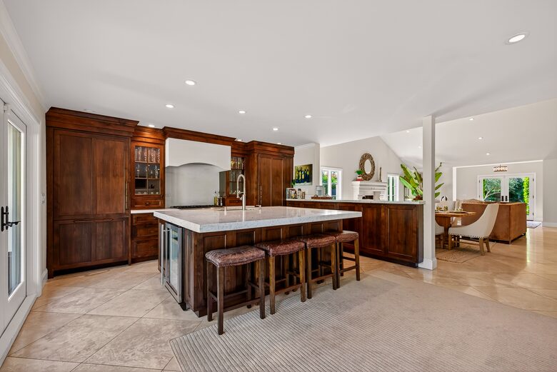 Designer Napa Retreat Overlooking Mt. George - Napa, California