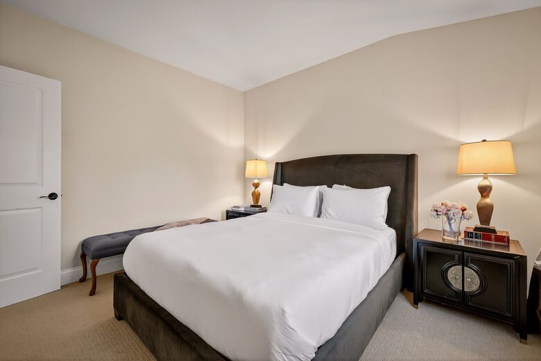 Designer Napa Retreat Overlooking Mt. George - Napa, California