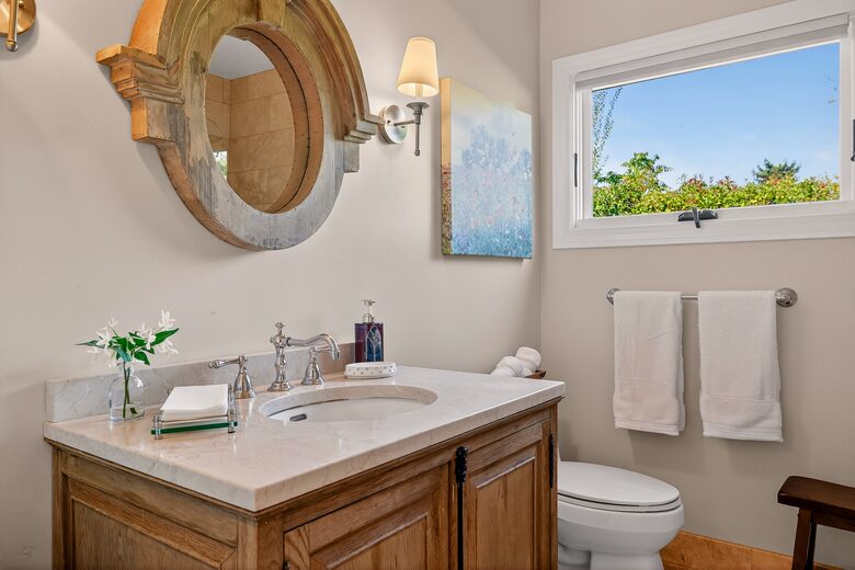 Designer Napa Retreat Overlooking Mt. George - Napa, California