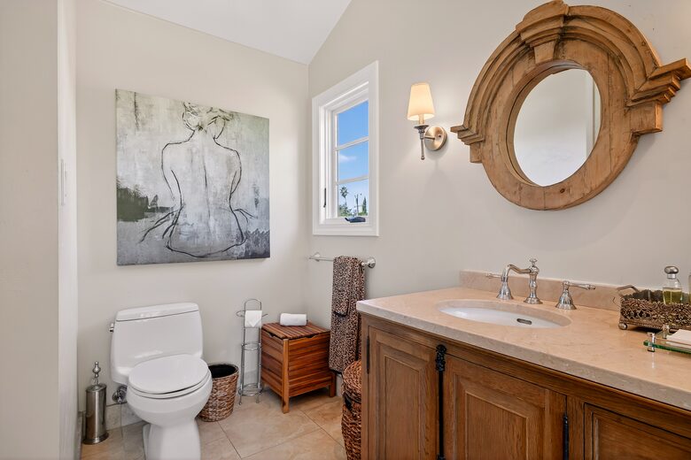 Designer Napa Retreat Overlooking Mt. George - Napa, California